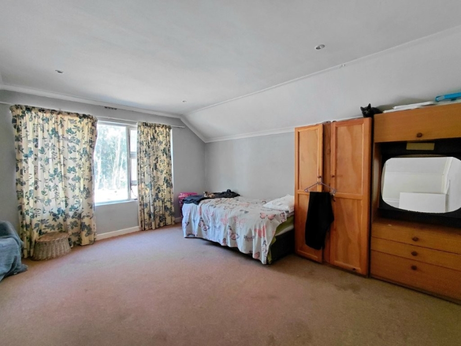 5 Bedroom Property for Sale in Penhill Western Cape
